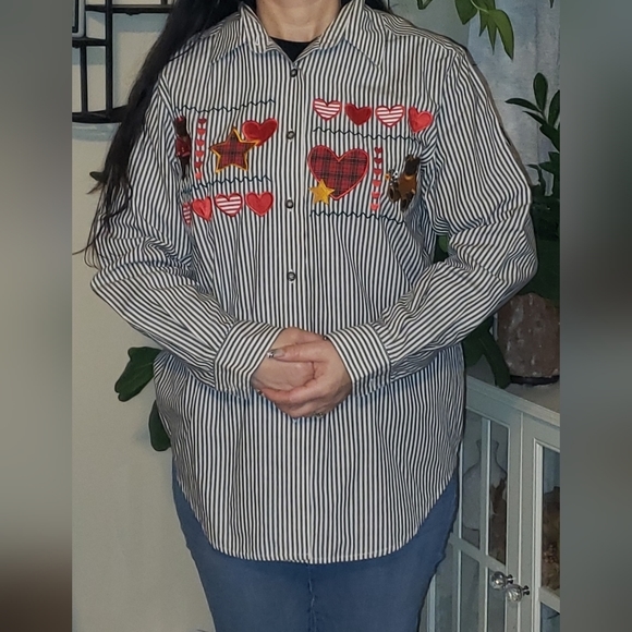 Vintage Karen Scott shirt w/ hearts & teddy bears. Stripes and stars y2k - Picture 2 of 7